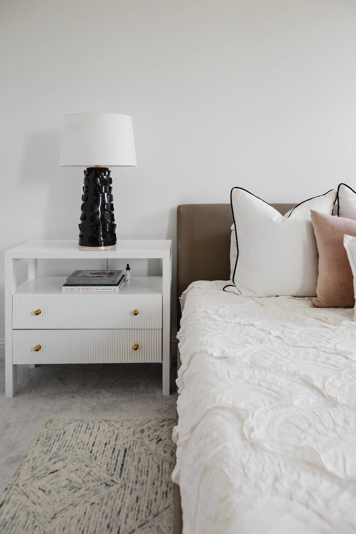 NAOMI TABLE LAMP