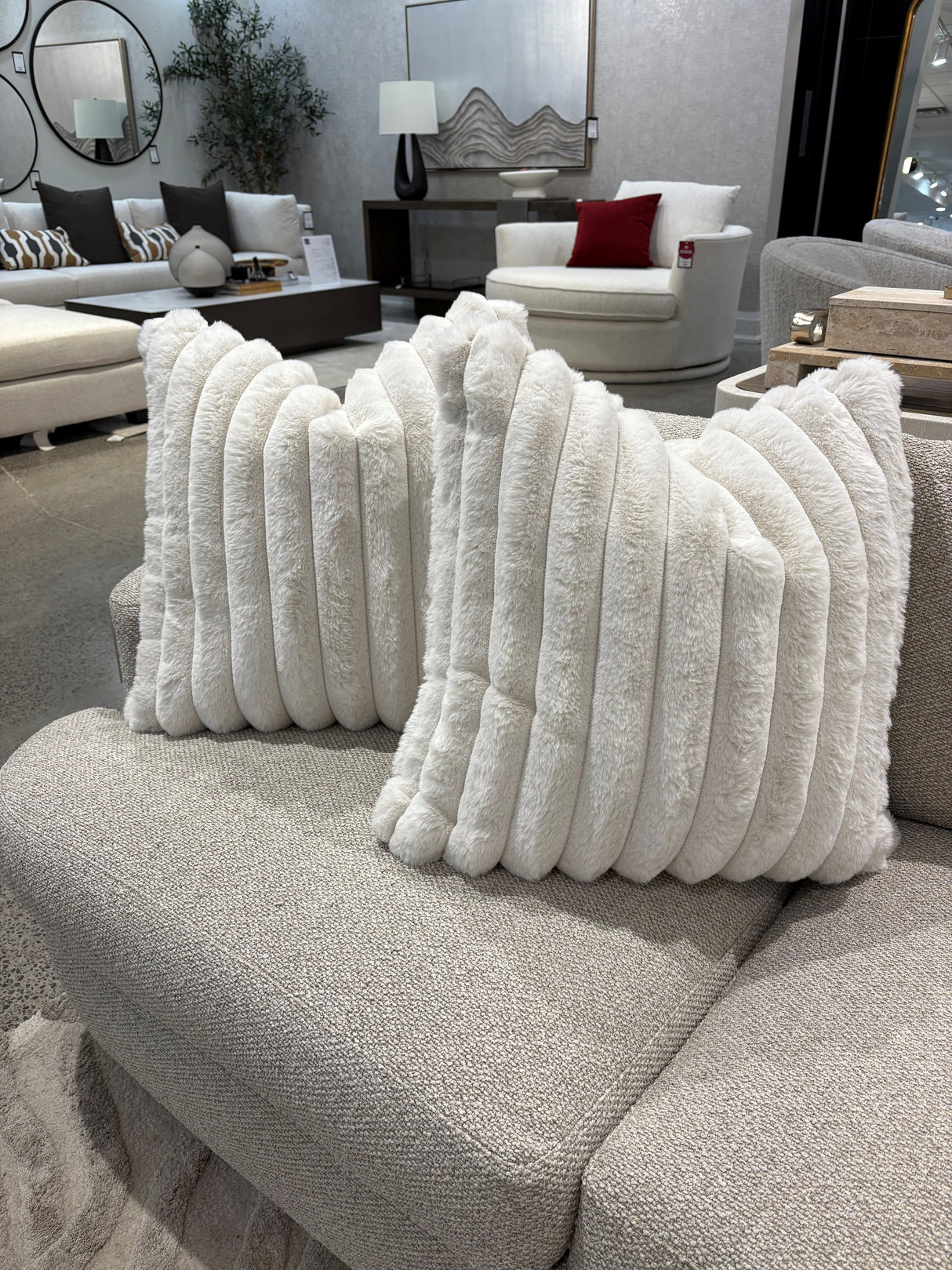 SABLE CREAM TOSS CUSHION